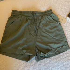 NWT Universal Thread Shorts